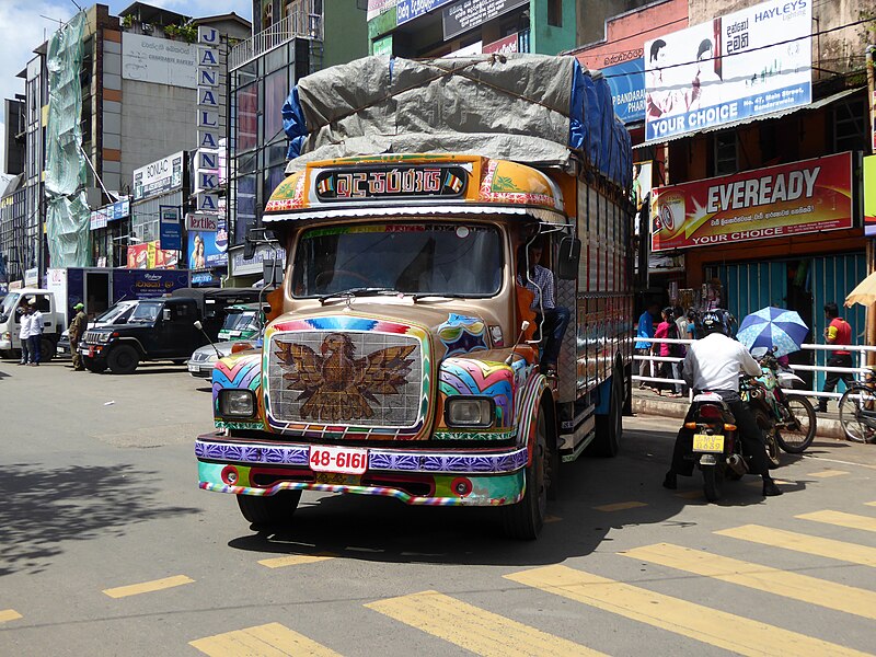 File:Street scene in Sri Lanka.jpg