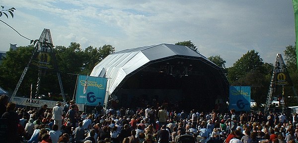 The main stage at the 2005 festival