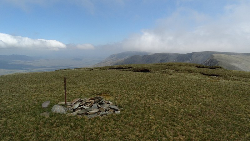 File:Summit cairn, Barrclashcame, Sheeffry Hills (geograph 5609581).jpg