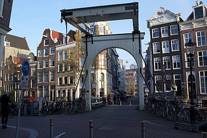 Hoe gaan naar Staalmeestersbrug met het openbaar vervoer - Over de plek