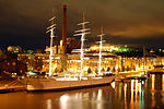 Thumbnail for File:Suomen Joutsen at night 2005.jpg