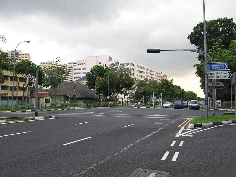 File:Tampines Road, Dec 05.JPG