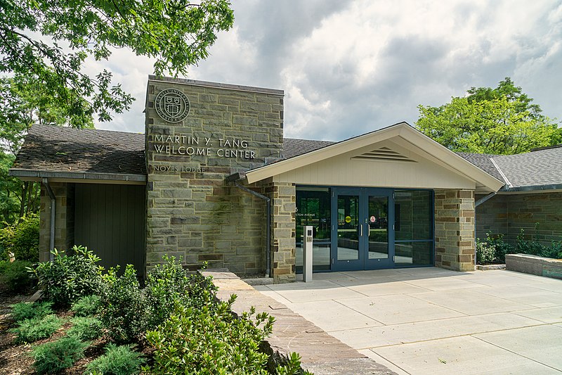 File:Tang Welcome Center at Noyes Lodge, Cornell University.jpg