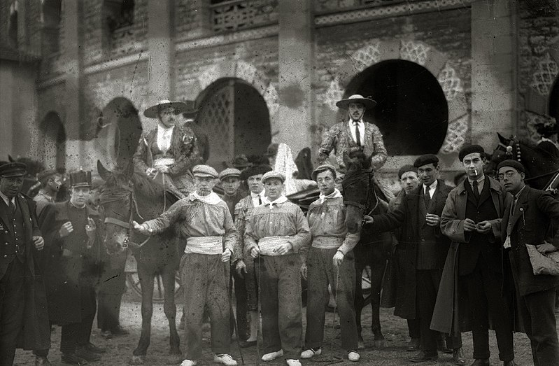 File:Tarde de toros en la plaza de 'El Txofre' (29 de 58) - Fondo Car-Kutxa Fototeka.jpg