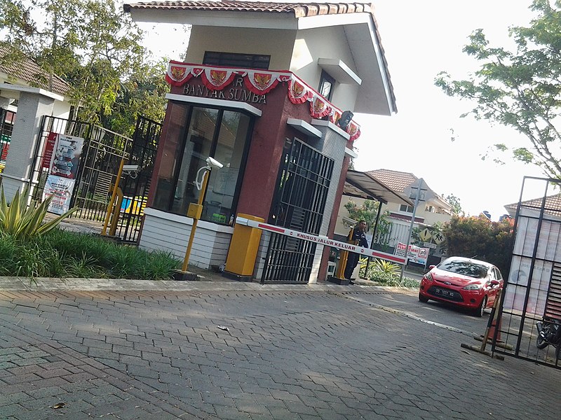 File:Tatar Banyak Sumba Kota Baru Parahyangan.jpg