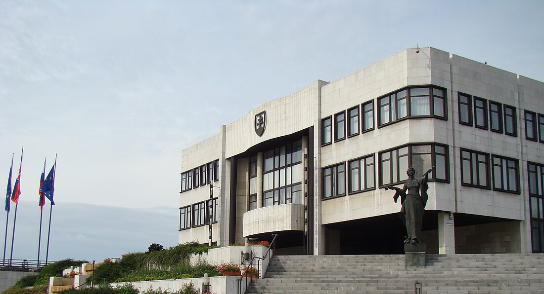 File:The slovakian parliament.JPG