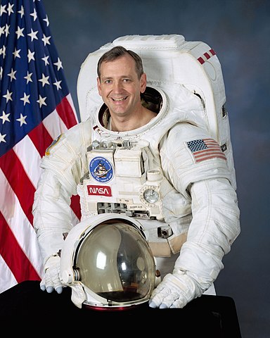 Astronaut Tom Akers, NASA photo Source: Wikipedia (spaceflight.nasa.gov killed 25 Feb 2021) 384px-Thomas_D_Akers.jpg