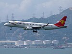 Embraer 190LR (B-3178) авиакомпании Tianjin Airlines приземляется в международном аэропорту Гонконга.jpg