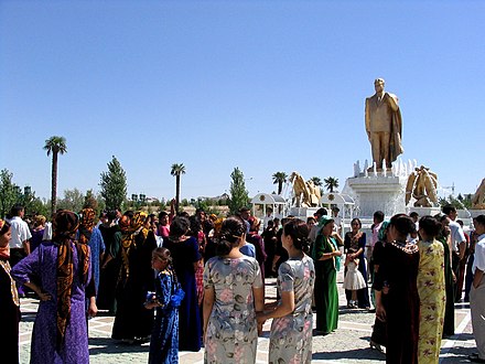Golden statue of Saparmurat Niyazov in Ashgabat