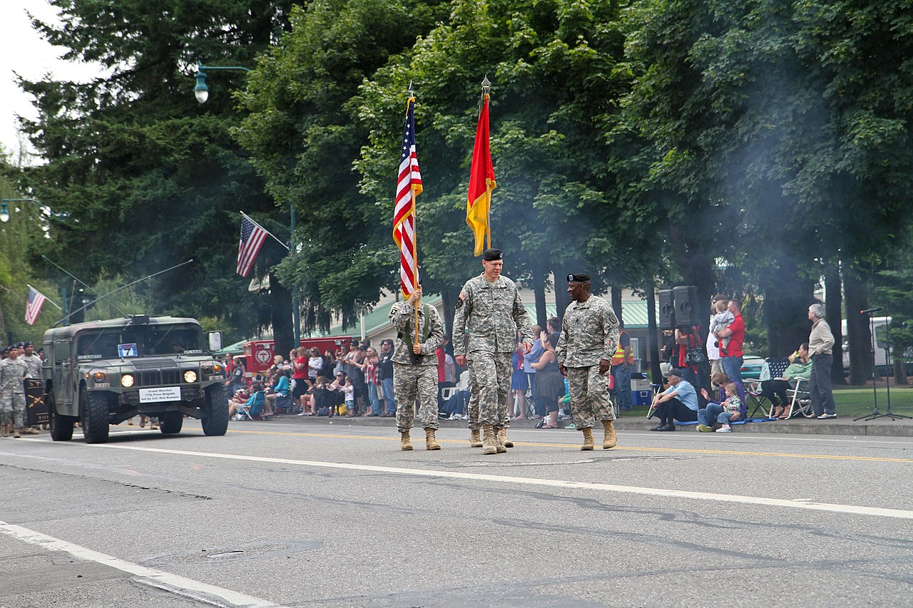 File:U.S. Army Col. Ken Kamper, the 17th Fires Brigade commander, and  Command Sgt. Maj. Edward E. Russell lead their Soldiers during the  Independence Day parade at Tumwater, Wash., July 4, 2013  130704-A-AU369-567.jpg 