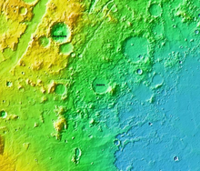 Krater z okoliškim ozemljem (USGS)