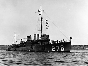 USS McCawley (DD-276), di jangkar selama awal 1920-an.