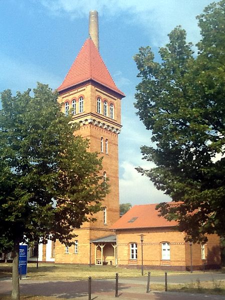 File:Ukb Biesdorf Wasserturm und Kesselhaus 2015 Aug ama fec(29).JPG