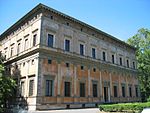 Villa Farnesina i Rom, med både krans- och gördelgesimser.