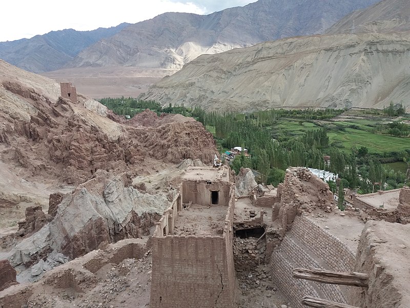 File:View from Basgo monastery, Ladakh.jpeg