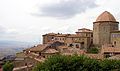 Volterra, particolare del centro storico.jpg