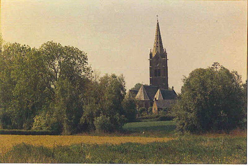 File:Vue de l'église d'Herzeele.jpg