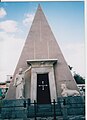 Xela cemetery pirámide.jpg