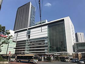 Yokohama-west-station-building-202009.jpg
