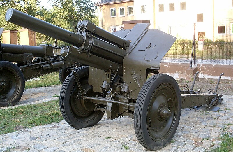 File:Zagan 122 mm haubica wz 1938.jpg