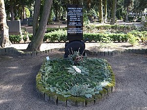 Цербст ( Anhalt), Frauentorfriedhof, Friedrich Ulrich von Celsing (Grab).jpg 