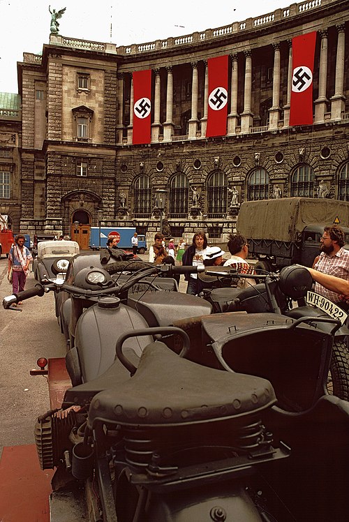 Production at the Hofburg in Vienna in 1981