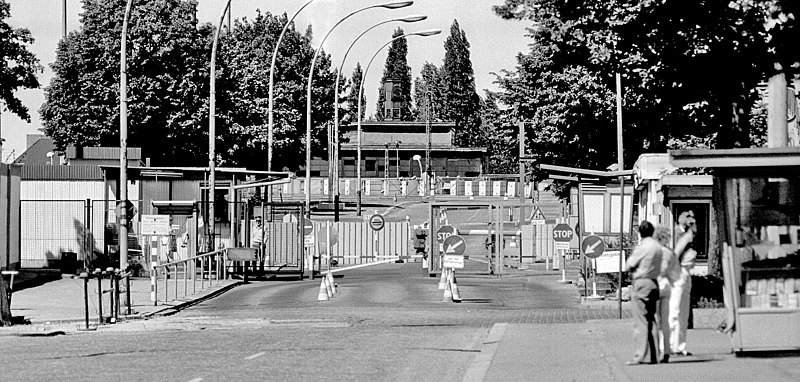 File:02.06.1985 Berliner Mauer.jpg