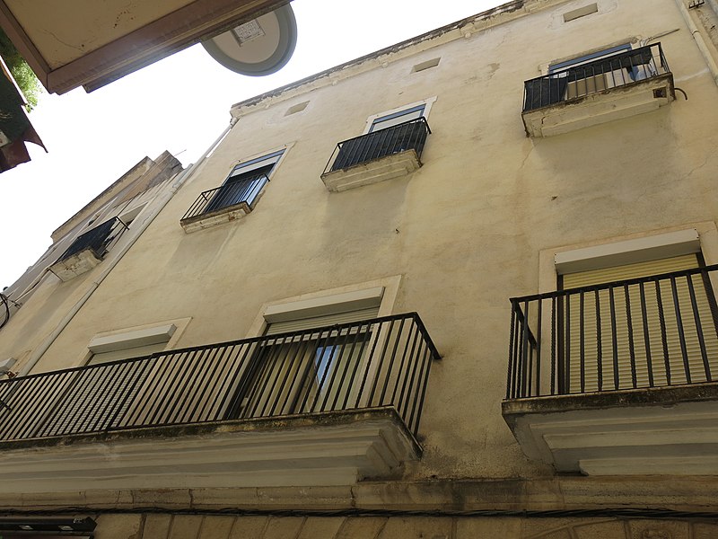 File:192 Ca Teixidor, c. Major 10 (Valls), balcons.jpg