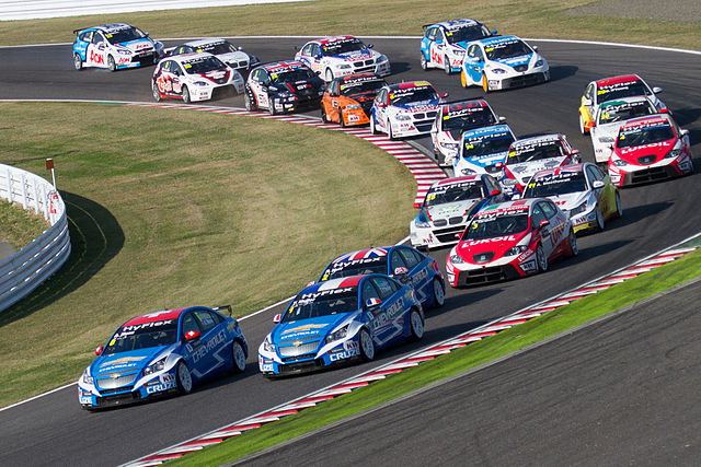 Race start at the 2012 FIA WTCC Race of Japan.