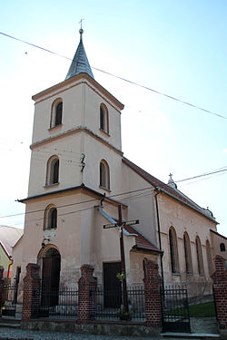 2013 yil Wilamowa 03 Kościół Matki Bożej Szkaplerznej.jpg