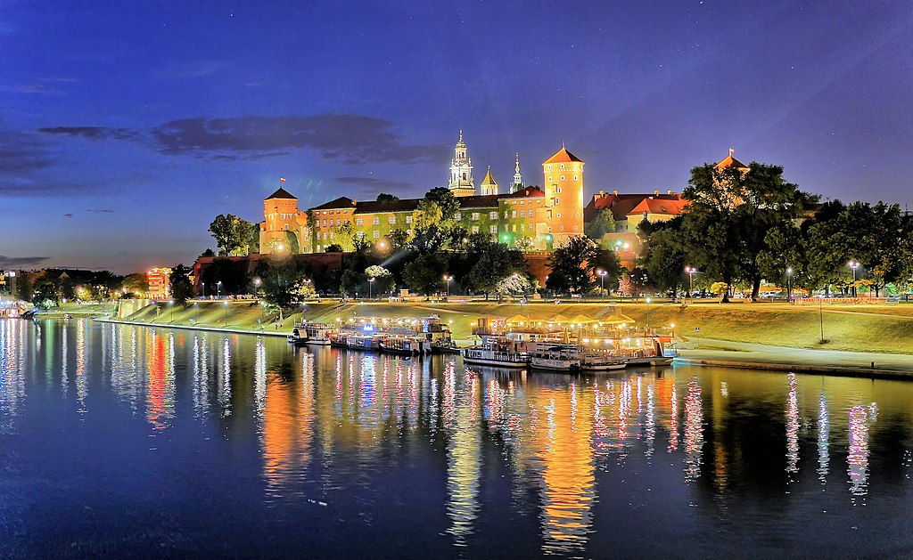 Krakau: die Wawelburg am Ufer der Weichsel (zusammen mit der Altstadt UNESCO-Weltkulturerbe in Polen)