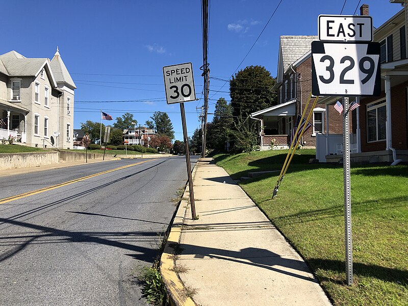 File:2022-09-29 13 29 16 View east along Pennsylvania State Route 329 (21st Street) at Line Alley in Northampton, Northampton County, Pennsylvania.jpg