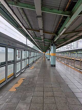 <span class="mw-page-title-main">Seoksu station</span>