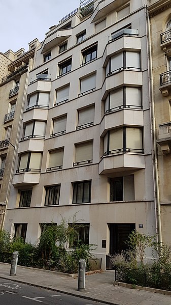 File:22 rue Cognacq-Jay Paris.jpg