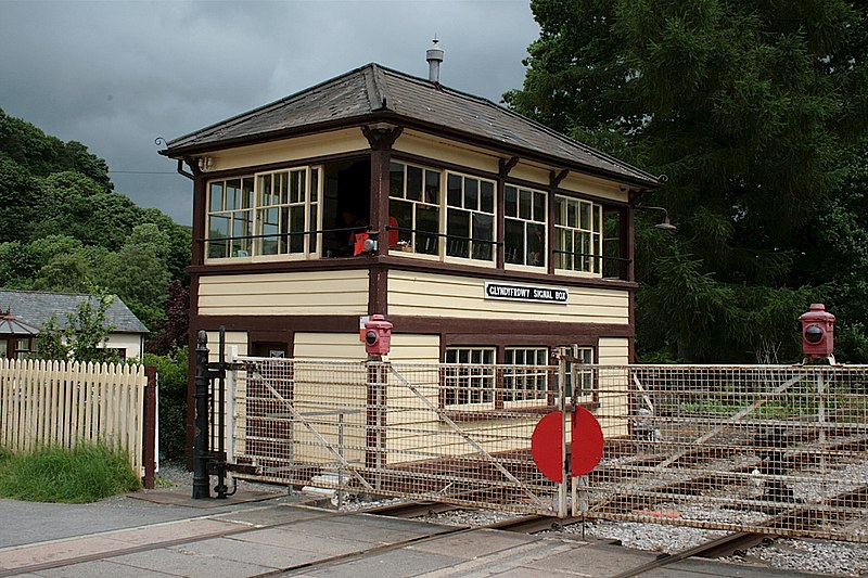 File:A lovely Great Western Railway signal box in Wales. - panoramio.jpg