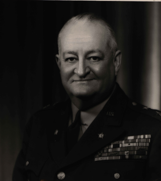 <span class="mw-page-title-main">Aaron Bradshaw Jr.</span> United States Army general (1894–1976)