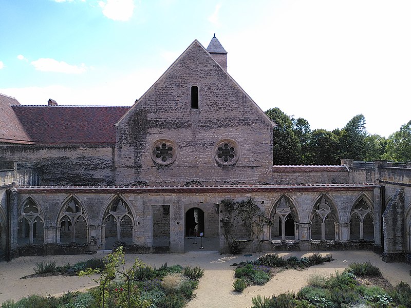 File:Abbaye de Noirlac 39.jpg