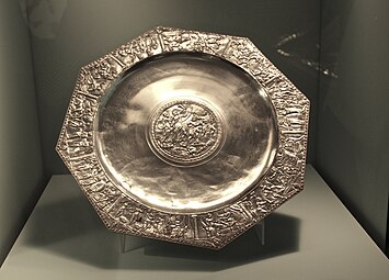 Roman egg-and-dart boarder of a plate from the silver treasure of Augusta Raurica, mid 4th century, silver, Augusta Raurica Museum, near Augusta Raurica, Switzerland[6]