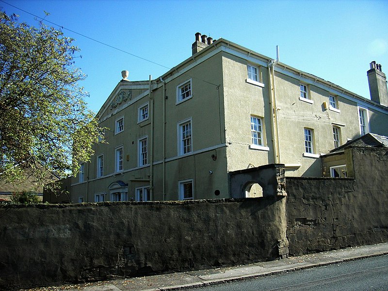 File:Ackworth House, Pontefract Road, High Ackworth - geograph.org.uk - 2102769.jpg