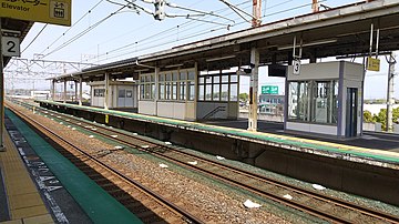 File:Adogawa_Station_Platform_02.jpg