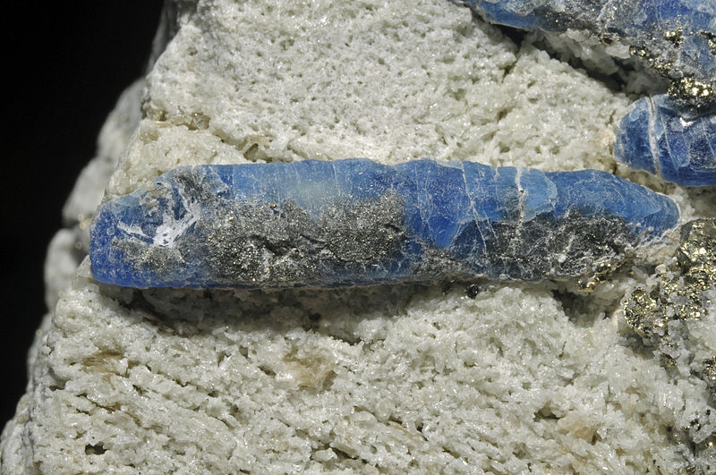 File:Afghanite, pyrite, calcite 5.JPG