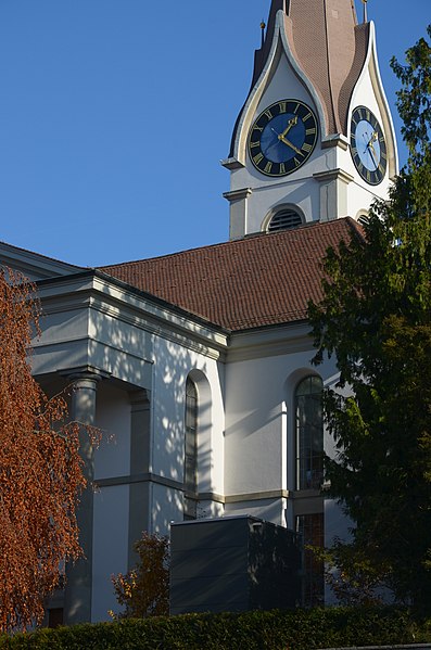 File:Ansicht von der Zentralstrasse auf die (Reformierte) Kirche Uster 2012-11-14 13-22-56.JPG