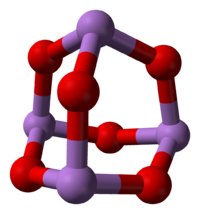 Pilk-kaj-bastona modelo de la As4O6-molekulo