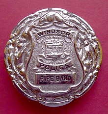 Official badge BADGE - Canada - ON - City of Windsor Police Pipe Band (Plaid Brooch) (2240414316).jpg