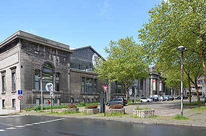 Vue de la façade principale depuis la rue Clément Lyon.