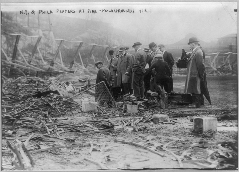 File:Baseball Parks - N.Y. and Phila. players at site of fire - Polo Grounds, NYC, April 14, 1911 LCCN2001704411.jpg