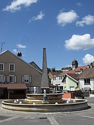 Bavans - Place et clocher.JPG