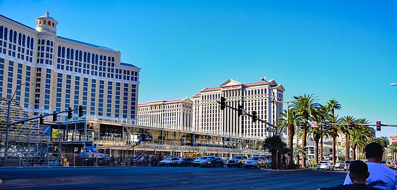 File:Bellagio Fountain Club (2023).jpg