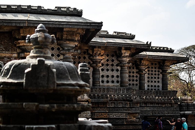 File:Belur temple karnataka.jpg