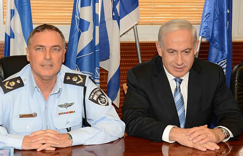 File:Benjamin Netanyahu and Yohanan Danino 2012.jpg